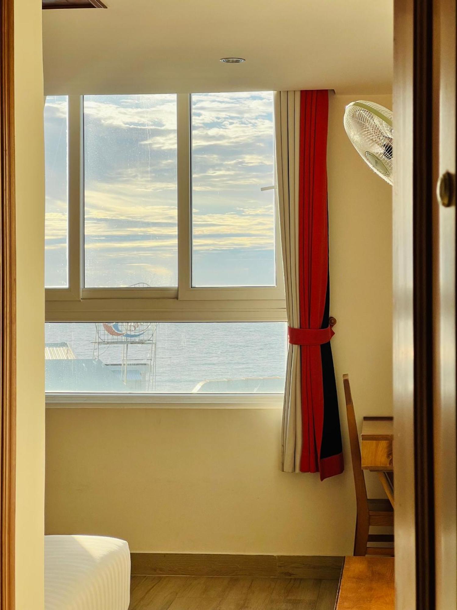 Light House Phu Quoc Hotel Exterior photo